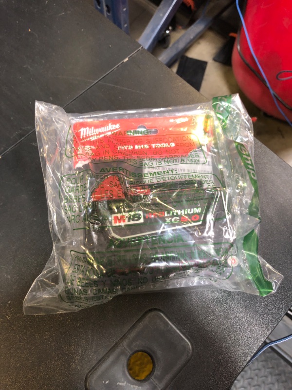 Photo 1 of Milwaukee 48-11-1850 M18 Redlithium 5.0Ah Bat Pack