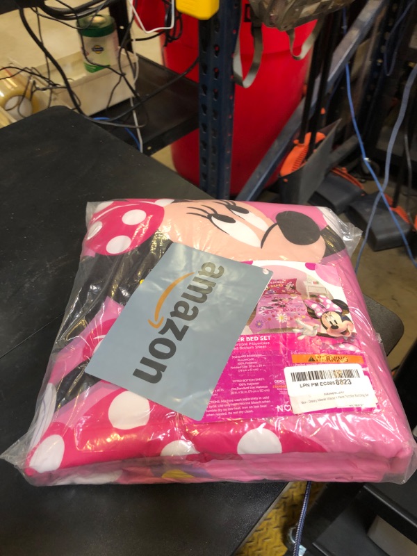 Photo 1 of Disney Minnie Mouse 4 Piece Toddler Bedding Set
