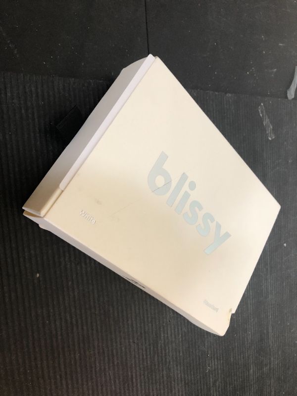 Photo 1 of 1pc   Blissy Silk Pillowcase - 100% Pure Mulberry Silk - 22 Momme 6A High-Grade Fibers - Pillow Cover for Hair & Skin - Regular, Queen & King with Hidden Zipper (Standard,Blissy White)