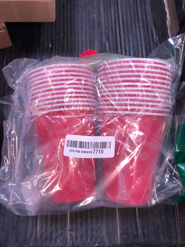 Photo 1 of Amazon Basics Disposable Plastic Party Cups, Red, 18oz, 120 Count, Large Pack
