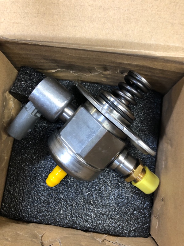 Photo 1 of Motoforti High Pressure Fuel Pump, for Volkswagen Jetta 2013-2016, for VW Passat 2014-2017, for VW Golf 2015-2017, Metal, No.06A127026A, Silver Tone, High Pressure Mechanical Fuel Pump