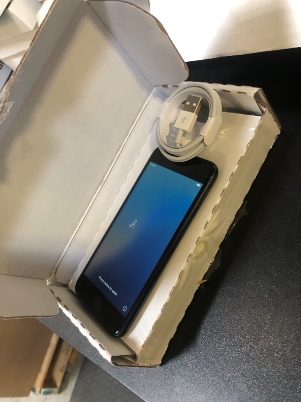 Photo 1 of Apple iPhone SE 3rd Gen, 128GB, Midnight - Unlocked (Renewed)