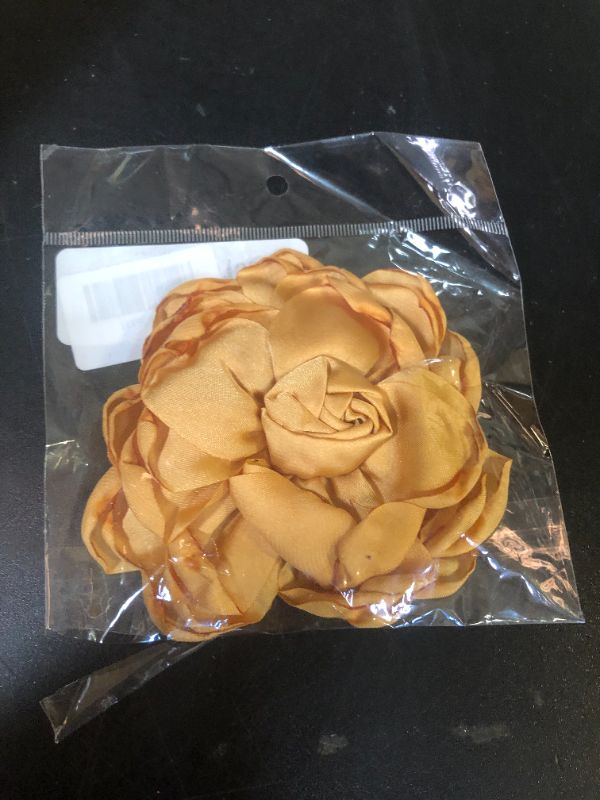 Photo 1 of Dainty Satin Rose Flower Brooch Pins for Women Delicate Large Camellia Pins Shawl Clips Duckbill Clips Wedding Prom Banquet Party Jewelry Gift- Gold