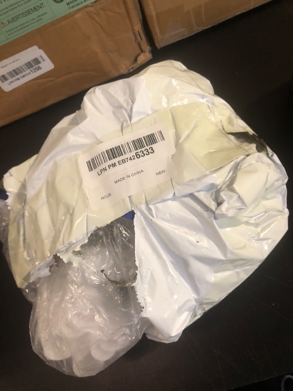 Photo 1 of 60 PCS Greenhouse Clips 3/4 inch Plastic Greenhouse Clamps white ABS Snap Clamp Tube Clip Garden Buildings Tube Clip for Greenhouse Film, Sunshade Nets, Frame Shelters (Outer Ø0.7” & inner Ø 0.82”)