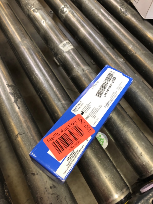 Photo 1 of Welch Allyn 71000-A Direct Plug-in Rechargeable Handle, 3.5V