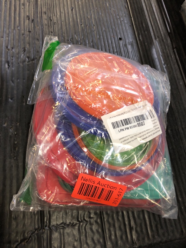 Photo 1 of Replacement Lids for Pyrex (1) 7202-PC 1 Cup Green (2) 7200-PC 2 Cup Orange (2) 7201-PC 4 Cup Blue (1) 7402-PC 6/7 Cup Red (2) 7210-PC 3 Cup Light Green (1) 7211-PC 6 Cup Red Round Rectangle