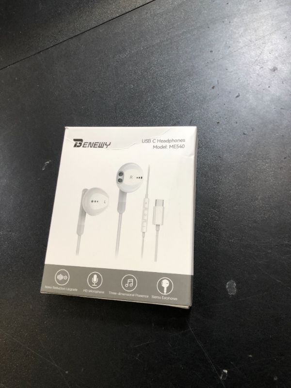 Photo 1 of USB C Headphones for iPhone 16 15 Pro Max Plus iPad Pro USB C Earphones with Microphone Volume Control USB C Wired Earbuds USB Type C Earphone for Google Pixel 8 7 6A 5 Samsung S24 S23 S22 S21 S20 A55