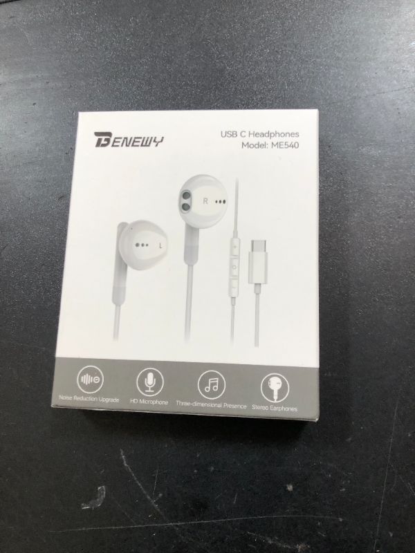 Photo 1 of USB C Headphones for iPhone 16 15 Pro Max Plus iPad Pro USB C Earphones with Microphone Volume Control USB C Wired Earbuds USB Type C Earphone for Google Pixel 8 7 6A 5 Samsung S24 S23 S22 S21 S20 A55