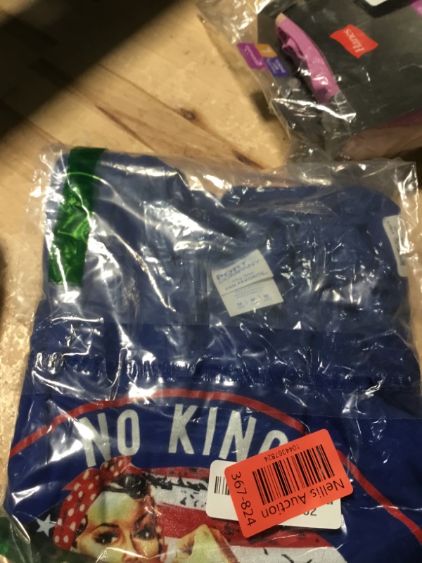 Photo 1 of * DIFFERENT COLOR*BLUE Vintage No Kings Fight Oligarchy Woman's Girl America Flag T-Shirt size: M 