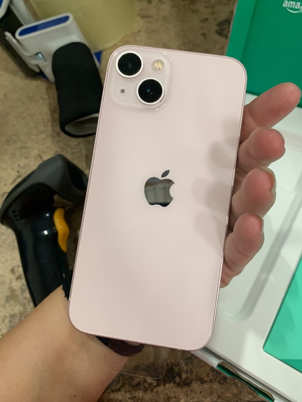 Photo 1 of ***SCREEN NOT FUNCTIONAL/PARTS ONLY***

Apple iPhone 13, 128GB, Pink - Unlocked (Renewed Premium)
