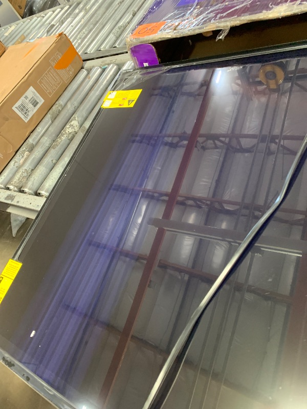 Photo 1 of ***********SCREEN DAMAGED AND GOES IN AND OUT***********
Roku Smart TV 2025 – 50-Inch Select Series, 4K HDR TV – RokuTV with Enhanced Voice Remote – Flat Screen LED Television with Wi-Fi for Streaming Live Local News, Sports, Family Entertainment