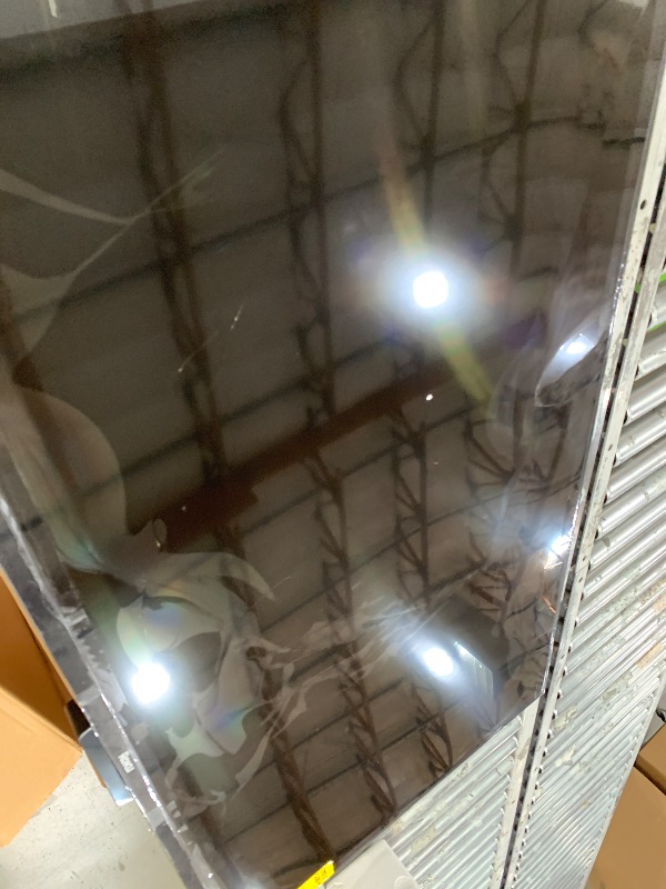 Photo 1 of *************SCREEN DAMAGED, NON-FUNCTIONAL, FINAL SALE**************
Roku Smart TV – 43-Inch Select Series 4K HDR RokuTV with Roku Enhanced Voice Remote, Brilliant 4K Picture, Automatic Brightness, & Seamless Streaming – Live Local News, Sports, Family E
