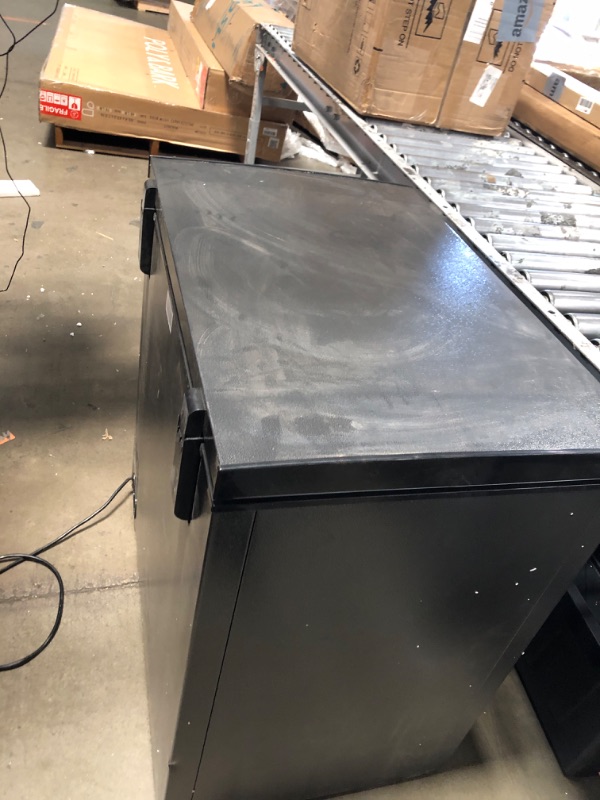 Photo 1 of ****PARTS ONLY***Frigidaire Chest Deep Freezer, 7 Cu. Ft. Capacity, Granita Rugged Design-Adjustable Thermostat-Removable Vinyl Coated Wire Basket-Easy Defrost Drain