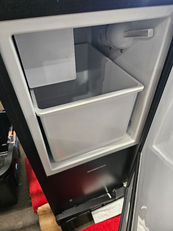 Photo 1 of ** For parts, non working ** EdgeStar IB250BL 15 Inch Wide 20 Lb. Built-In Ice Maker with 25 Lbs. Daily Ice Production - No Drain Required