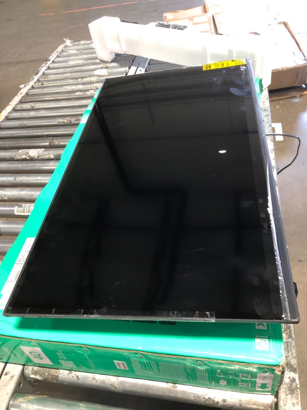 Photo 1 of ***DAMAGED SCREEN***VIZIO 40-inch Full HD 1080p Smart TV with DTS Virtual: X, Alexa Compatibility, Google Cast Built-in, Bluetooth Headphone Capable, (VFD40M-08 New)