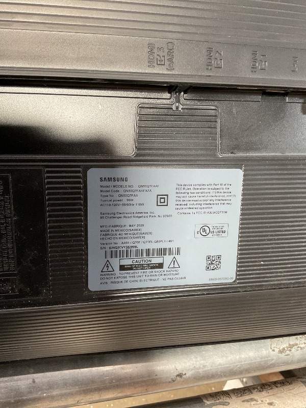Photo 1 of ***DAMAGED SCREEN***SAMSUNG 50-Inch Class QLED Q7F Series Samsung Vision AI Smart TV (2025 Model, 50Q7F) Quantum HDR, Object Tracking Sound Lite, Q4 AI Gen1 Processor, 4K upscaling, Gaming Hub, Alexa Built-in