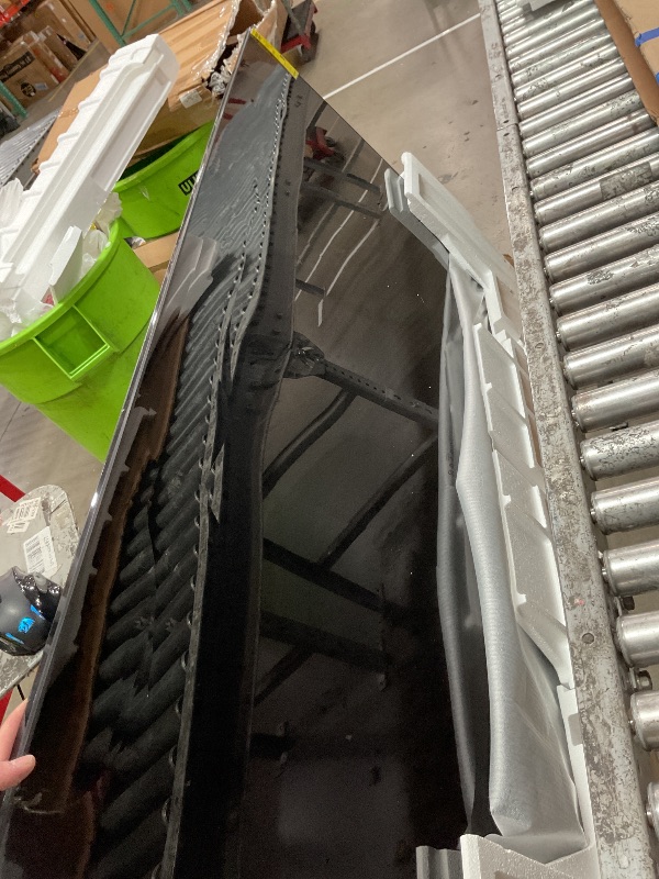 Photo 1 of ***DAMAGED SCREEN***SAMSUNG 85-Inch Class QLED Q7F Series Samsung Vision AI Smart TV (2025 Model, 85Q7F) Quantum HDR, Object Tracking Sound Lite, Q4 AI Gen1 Processor, 4K upscaling, Gaming Hub, Alexa Built-in