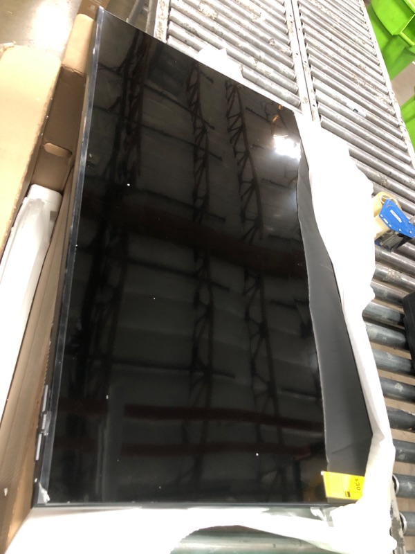 Photo 1 of ***DAMAGED SCREEN***Samsung 50-Inch Class QLED Q7F Series Samsung Vision AI Smart TV (2025 Model, 50Q7F) Quantum HDR, Object Tracking Sound Lite, Q4 AI Gen1 Processor, 4K upscaling, Gaming Hub, Alexa Built-in
