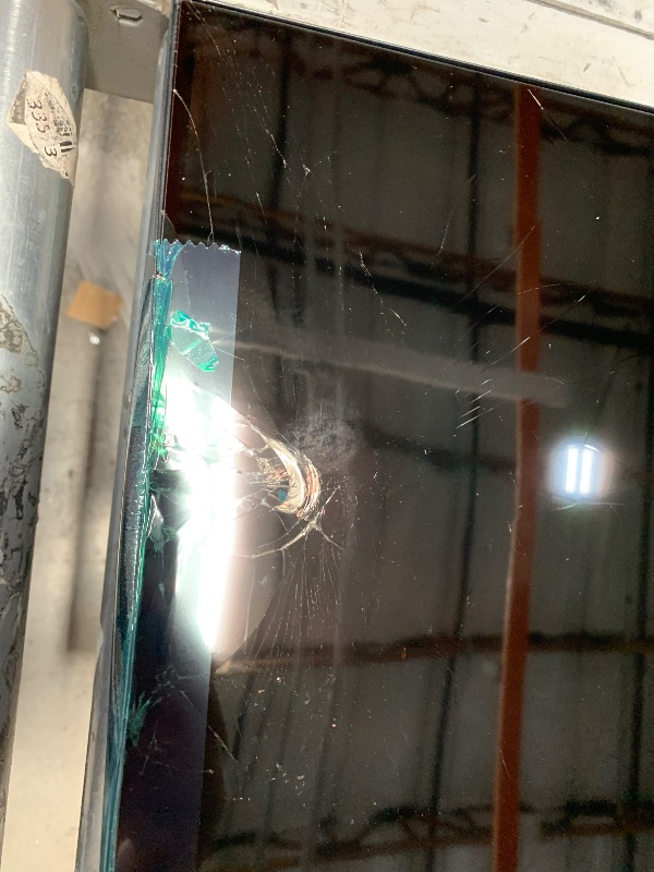 Photo 1 of ***DAMAGED SCREEN***LG 43UA7700P 43 inch Class UA77 Series LED AI 4K Smart webOS TV (2025)