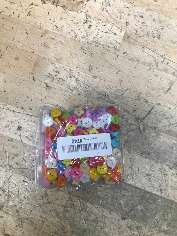 Photo 1 of 200 Pcs Craft Buttons, Button for Craft, Buttons for Sewing 12.5mm Round Heart Star Flower Buttons Resin Sewing Buttons Handmade Ornament Sewing Fasteners Buttons for DIY Crafts Painting Decoration
