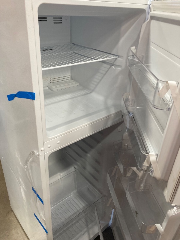 Photo 1 of ***PARTS ONLY***Vissani
10.1 cu. ft. Top Freezer Refrigerator in White