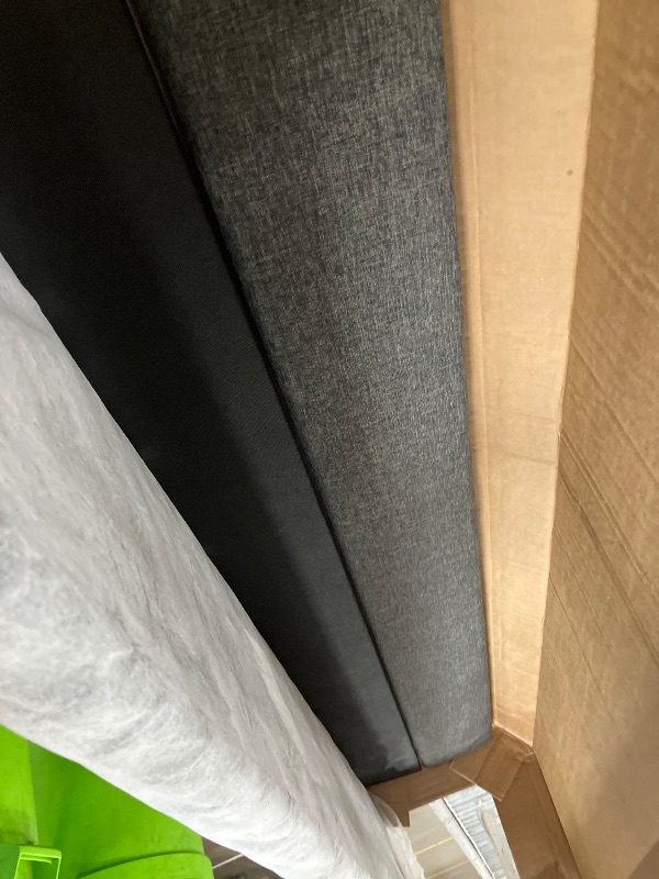 Photo 1 of **********PARTIAL ITEM, THIS IS ONLY 1 BOX OUT OF A MULTI BOX SET***********
KEIKI Twin Size Upholstery Daybed with 2 Drawers and Headboard, Mid-Century Style Tufted Sofa Bed with Button on Back, Easy Assembly, No Box Spring Required, for Living Room, Dra