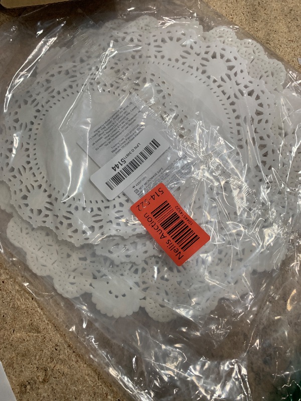Photo 1 of 150 Pack Round White Paper Doilies Assorted Sizes for Cake, Food, Dessert - Lace Paper Placemats for Crafts, Plates, Party Table, Wedding (6.5, 8.5, and 10.5 Inch)
