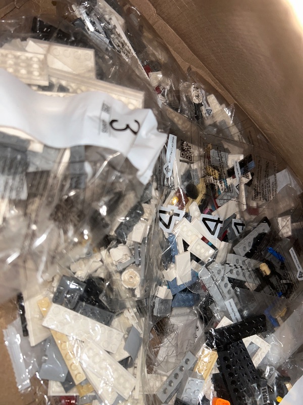 Photo 1 of *** PARTS ONLY *** LEGO Star Wars Ultimate Collector Series X-Wing Starfighter Building Set for Adults, Star Wars Collectible for Build and Display with Luke Skywalker Minifigure, Fun Gift Idea for Star Wars Fans, 75355