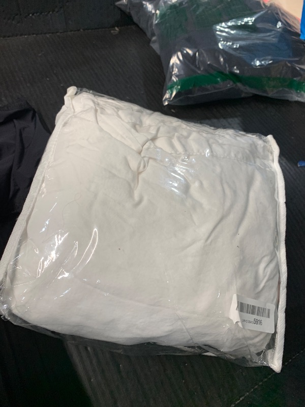 Photo 1 of (used/fair) PLUSHY COMFORT Luxury Queen Size Sleeper Sofa Bed Sheet Set,100% Egyptian Cotton, 600 Thread Count Fabric,White Plain Color, Size (60 x74 +8 Inch Deep Pocket),Queen Flat Sheet, 2 Pillow Case
