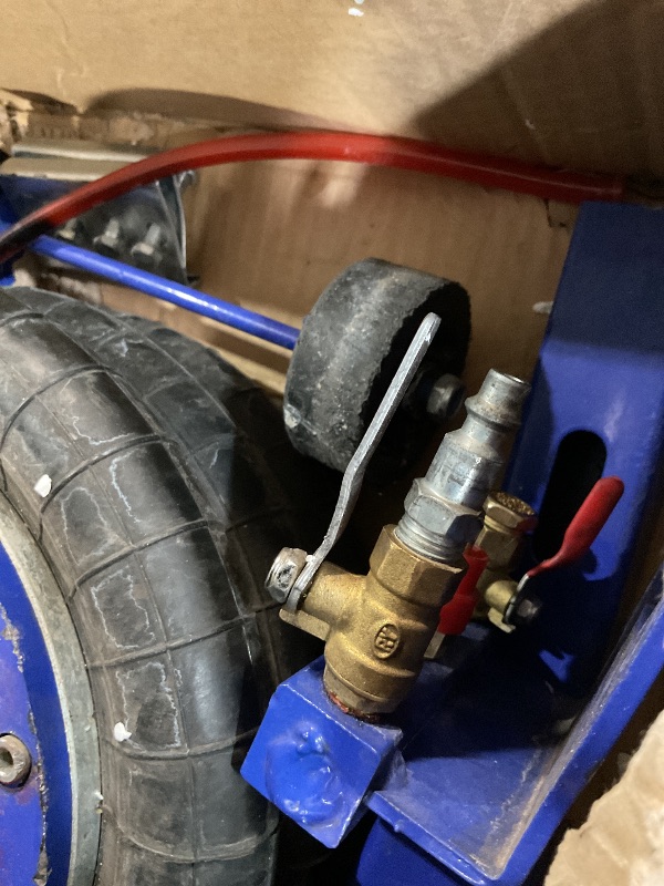 Photo 1 of (Used)(see images) VEVOR Air Jack, 3 Ton/6600 lbs Triple Bag Air Jack, Airbag Jack with Six Steel Pipes, Lift up to 17.7 inch/450 mm