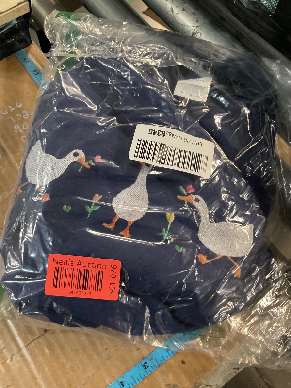 Photo 1 of (XL) (NAVY) (USED/FAIR) geese and spring tulips Sweatshirt XL