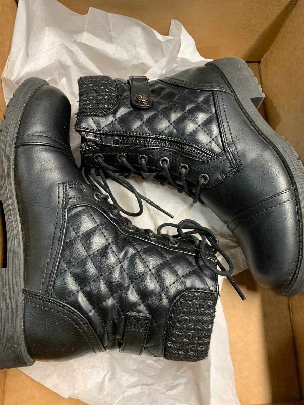 Photo 1 of (used item)(see images) Vepose Women's Black Ankle Boots, Lace up Casual Combat Booties, Size 6.5 US - 927 Knitting Wool (CJY927 Black 06.5)