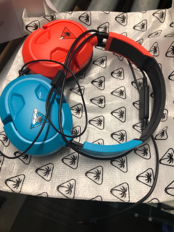 Photo 1 of ***(MISSING MIC)***Turtle Beach Recon 50 Xbox Gaming Headset - Xbox Series X, Xbox Series S, Xbox One, PS5, PS4, PlayStation, Mobile & PC with 3.5mm - Removable Mic, 40mm Speaker, Red and Blue