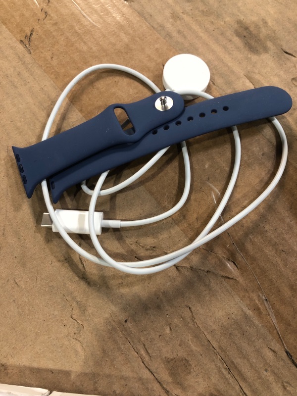 Photo 1 of (used)(see all images) Apple Watch 40mm  se 