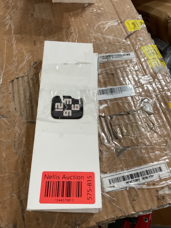 Photo 1 of (used)(see all images) Apple Watch 40mm  se 