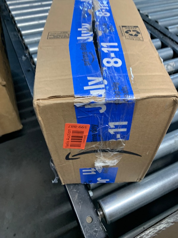 Photo 3 of HyperX SoloCast – USB Condenser Gaming Microphone, for PC, PS4, PS5 and Mac, Tap-to-Mute Sensor, Cardioid Polar Pattern, great for Streaming, Podcasts, Twitch, YouTube, Discord,Black