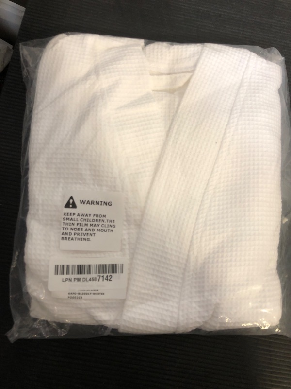 Photo 1 of Boy's Size S--TOPTIE Kids Bathrobe Boys Girls Robe Waffle Lightweight Sleepwear for Kids 3-10 Years(White,S)