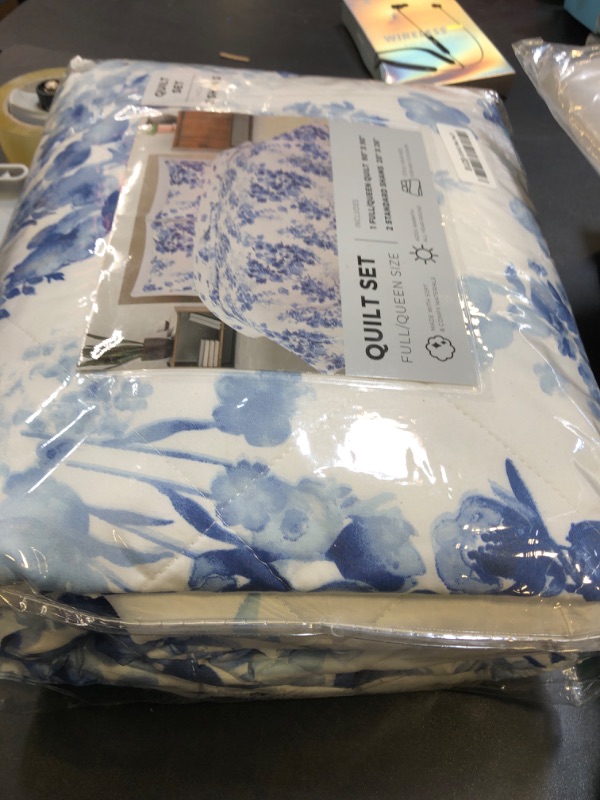 Photo 1 of Great Bay Home Floral Full/Queen Quilt Set with Shams, Blue Floral Bedding Set, All-Season, Lightweight Bedspread. Reversible, Farmhouse Bedding. (Full/Queen, Jacqueline)