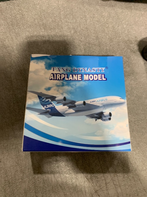 Photo 1 of TANG DYNASTY(TM) 1:400 16cm B777 United Airlines Metal Airplane Model Plane Toy Plane Model
