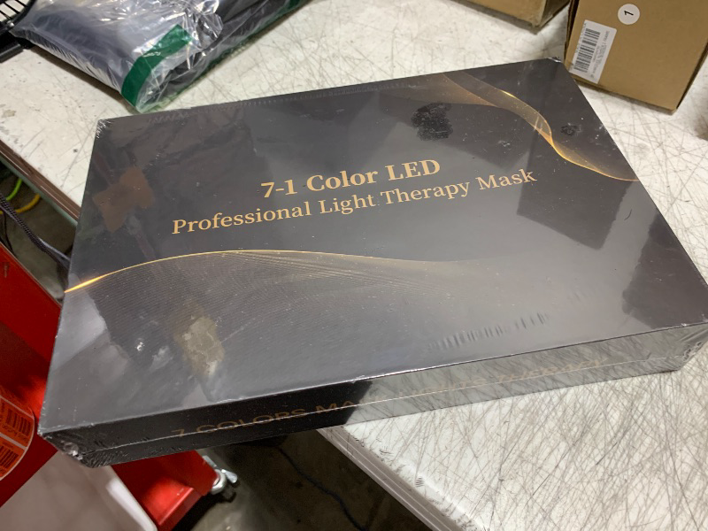 Photo 1 of SDKWDH Red Light Therapy for Face, Black