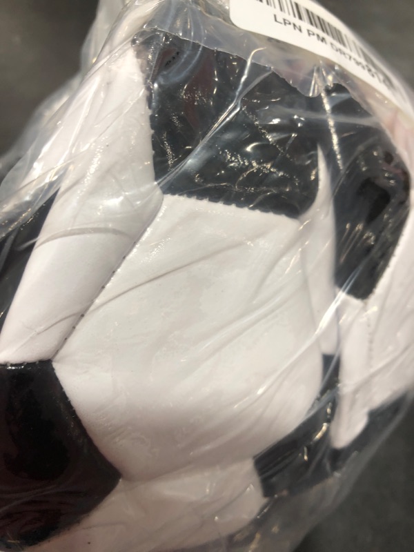 Photo 1 of DHYLRICHER 6 Pack Classic Soccer Balls Size 3 Includes Ball Pump and Net Bag?Soccer Training Ball Practice for Kids and Adults?Competition Soccer for Indoor Outdoor (Size 3)