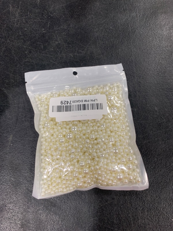 Photo 1 of 2000PCS No Hole Pearls for Crafting Vase Fillers Mixed Sizes 4/5/6/8/10/12mm Ivory Dazzling Round Beads Kit Without Hole Pearls for Wedding Deocation Table Scatter Candles Fillers Centerpieces