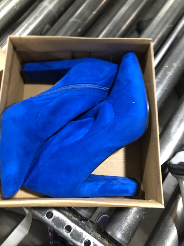 Photo 1 of 
WINTER HIGH HEELED BLUE 39