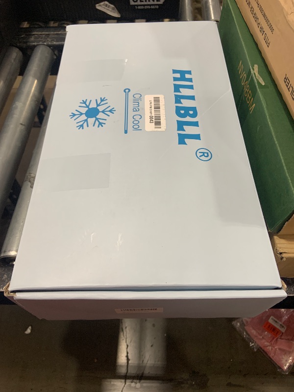 Photo 1 of HLLBLL® Cooling Comforter, Ultra Cold Fiber Technology, All-Season Lightweight Blanket to Quickly Cool Down,Deep Sleep Throughout The Night (Aqua Blue, Twin/Twin XL (68"x90"))