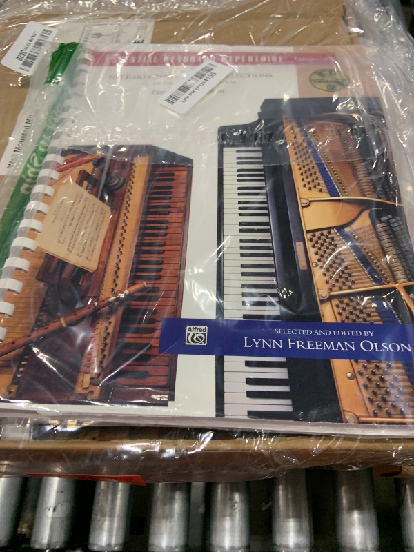 Photo 1 of Essential Keyboard Repertoire, Vol 1: 100 Early Intermediate Selections in Their Original Form - Baroque to Modern, Book & CD (Alfred Masterwork Edition: Essential Keyboard Repertoire) (Paperback) - Common