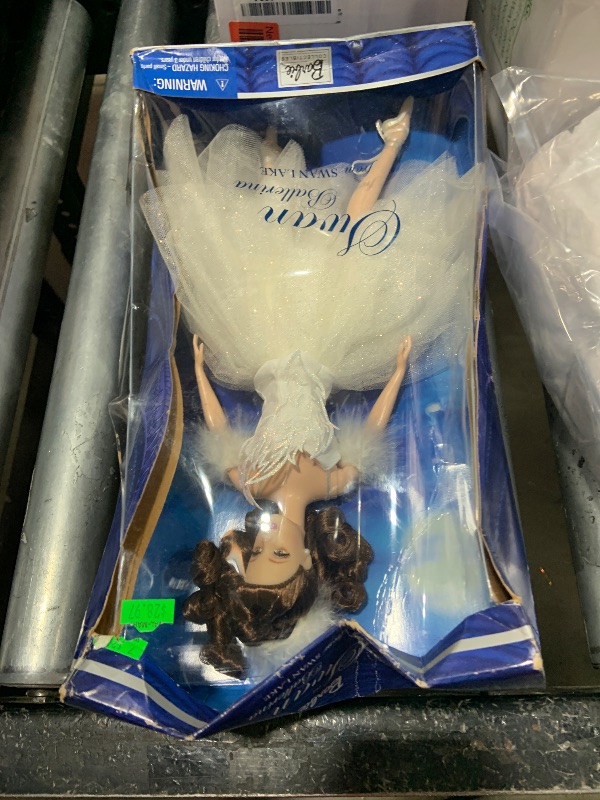 Photo 1 of Mattel 2001 Swan Lake Swan Ballerina Barbie