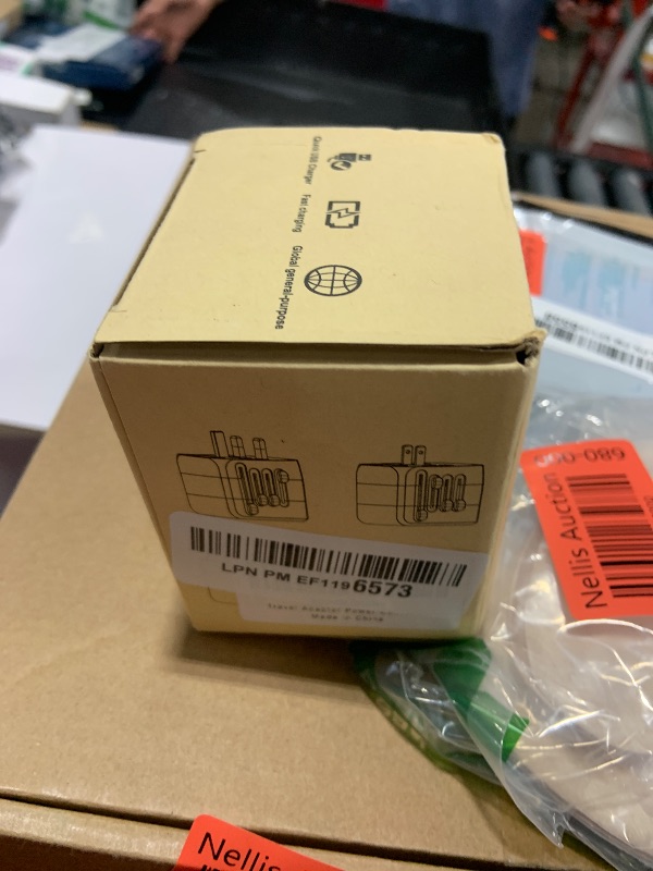 Photo 1 of Travelconverter Adapter Voltage Converter That Steps Down 230 Volts to 120 Volts for use in Over 200 Countries,Including The U.S., U.K., Europe, and Australia