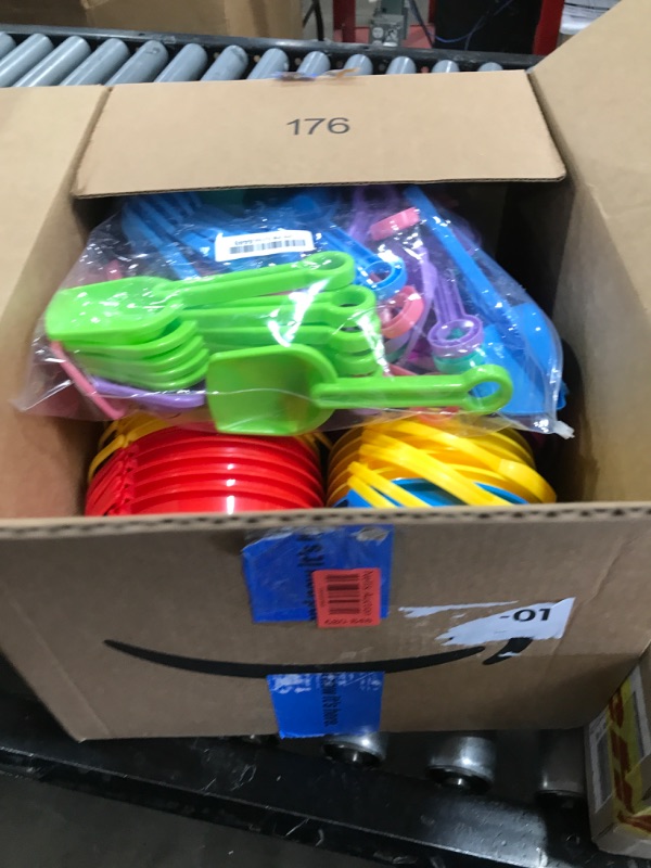 Photo 1 of Jerify 96 Pcs 6.3 Inch Plastic Beach Pails Sand Buckets and Sand Shovels Set with 48 Pcs Beach Pails Buckets 48 Pcs Shovels Toys(Ocean Animals)