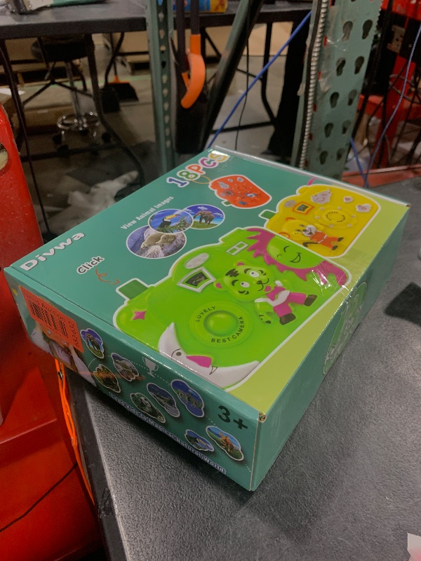 Photo 1 of 18Pcs Kids Toy Camera Set, 3 Color 6 Animal Patterns Viewfinder Camera Bulk for Goodie Bags Fillers Stuffers Return Gifts for Kids Toddlers Birthday Party Favors Age 1-3 3-5 Years Pretend Play Props