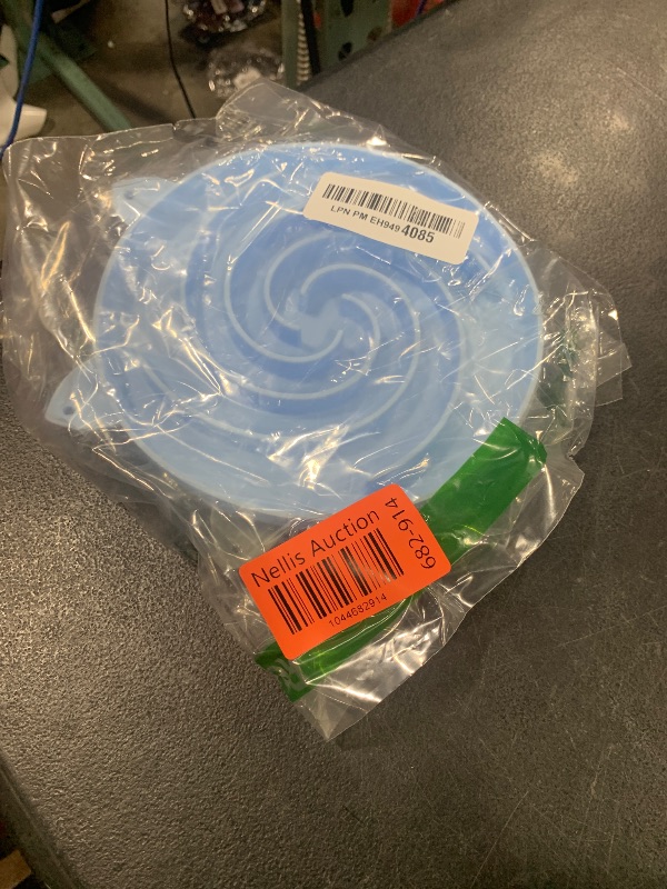 Photo 1 of Bifeaw Slow Feeder Cat Bowl, Easy to Clean Silicone Bowl, Ideal for Dry and Wet Food (Green and Blue)